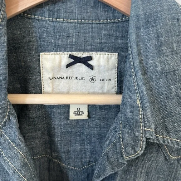 Banana Republic Western Denim Shirt - Picture 2 of 4